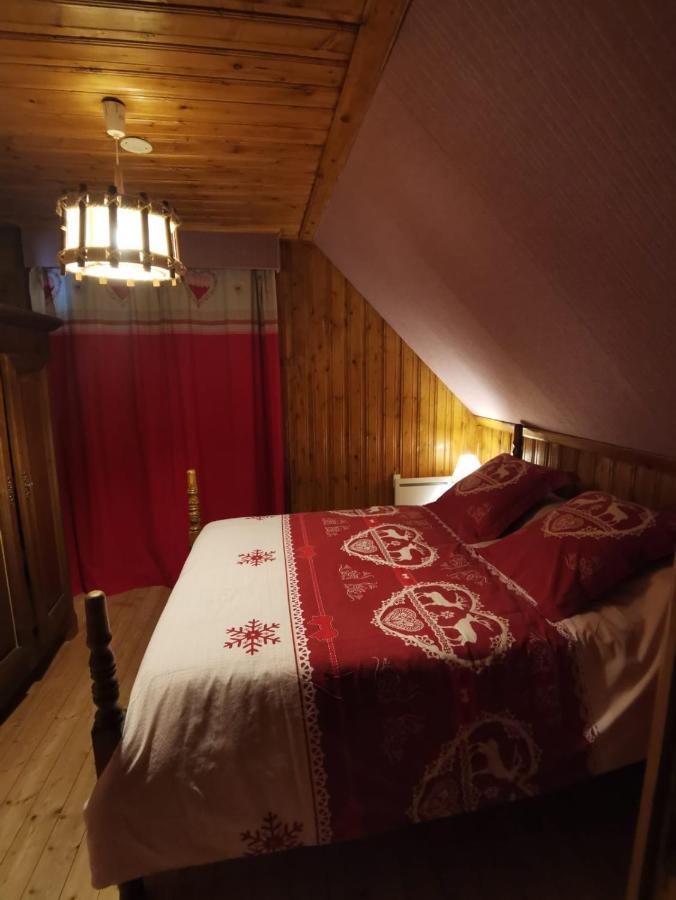 Authentique Chalet Vue Sur Le Lac Et Les Pistes Besse-et-Saint-Anastaise Exterior photo